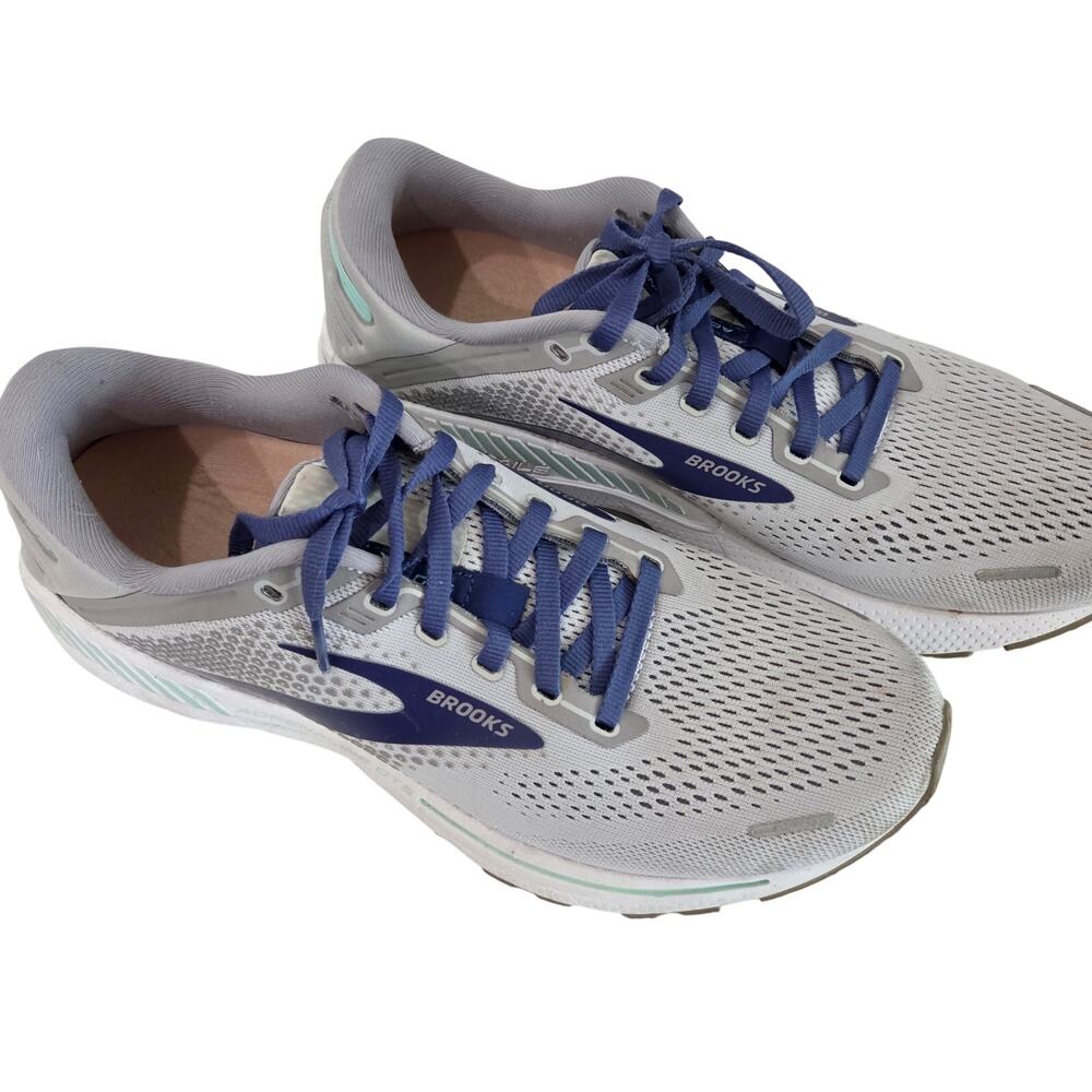 Women's Brooks "Adrenaline 22"Running Shows, Size 10.5 Narrow
